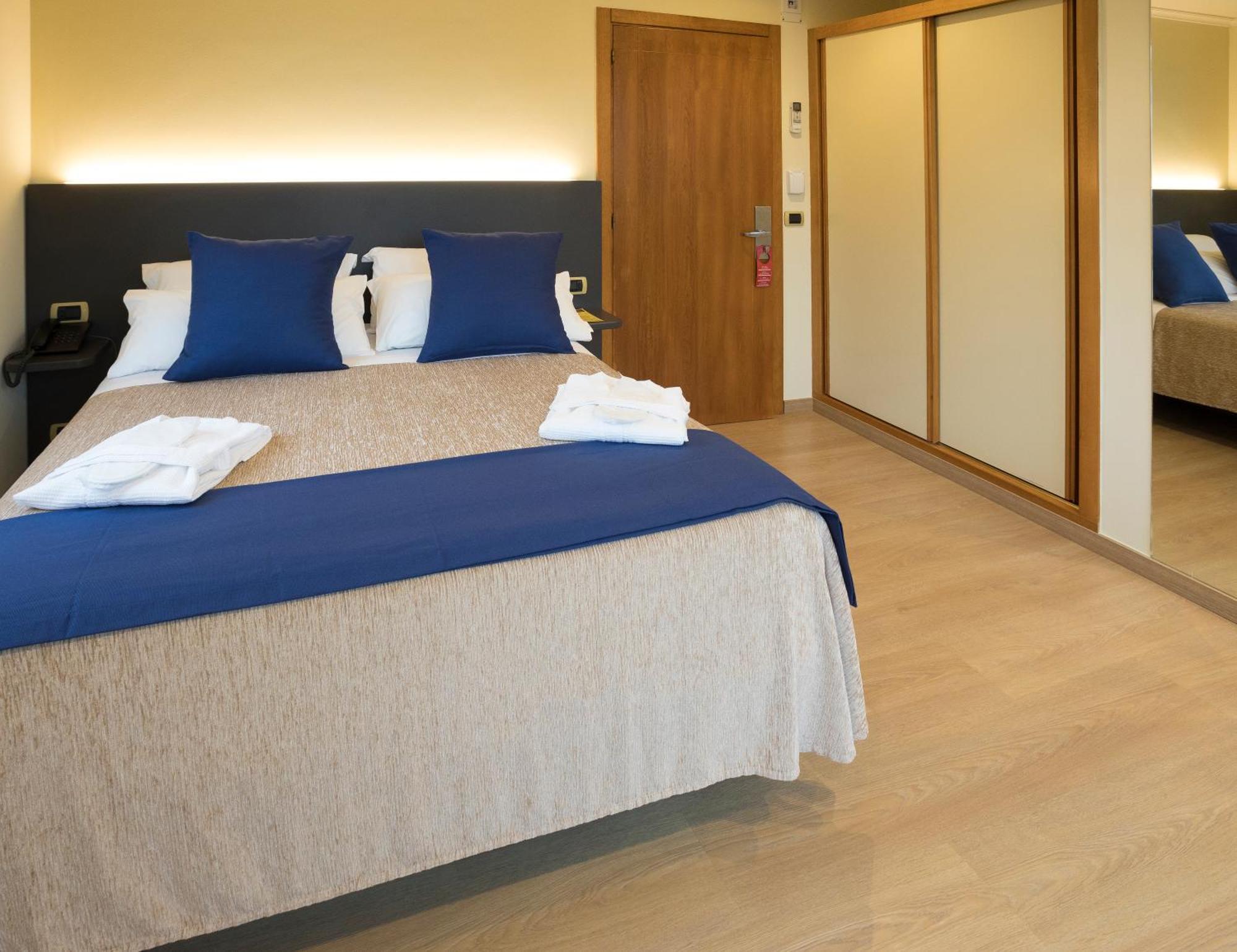 Hotel Roma Sarria Extérieur photo