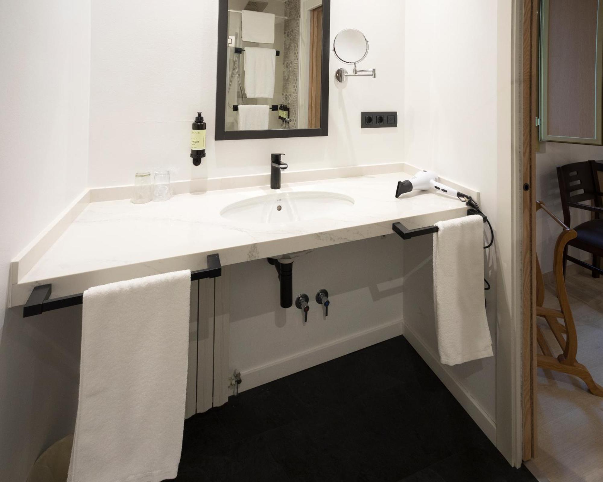 Hotel Roma Sarria Extérieur photo