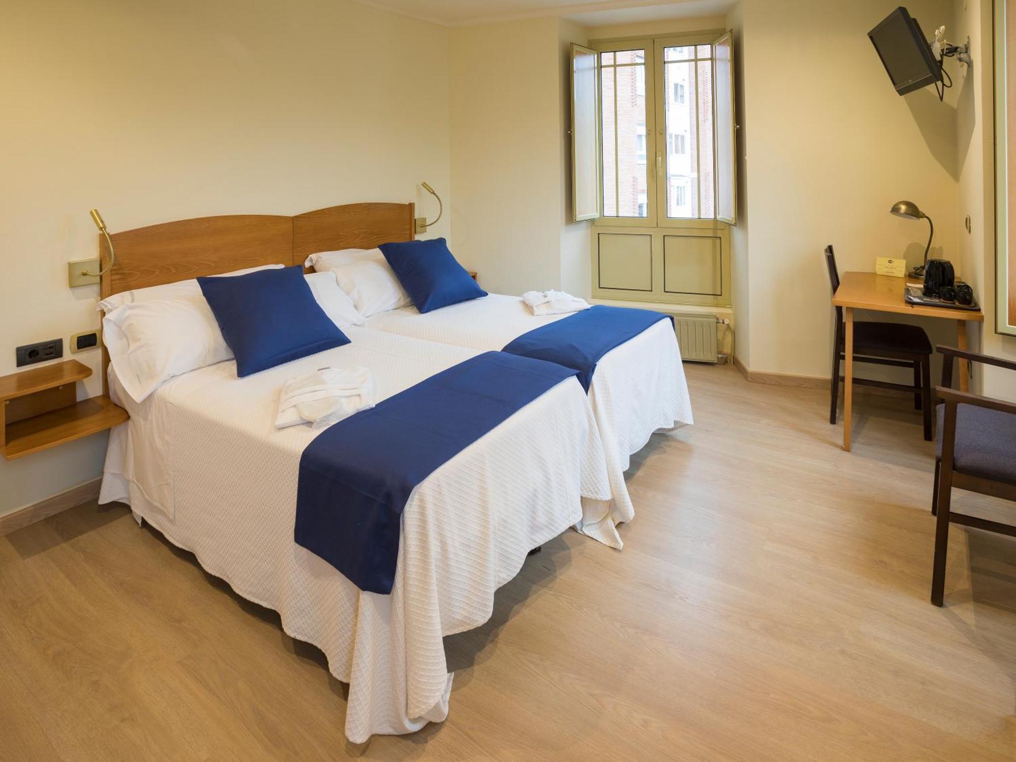 Hotel Roma Sarria Extérieur photo