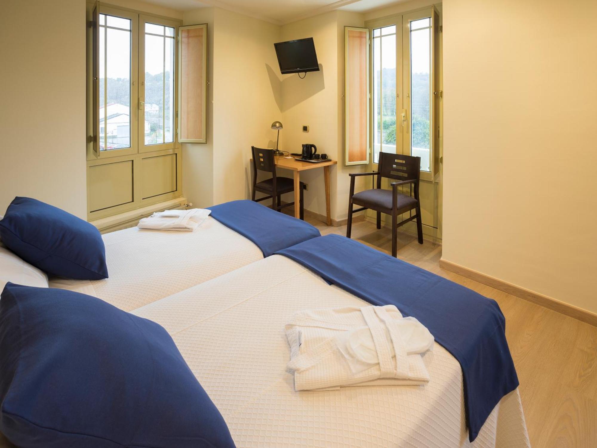 Hotel Roma Sarria Extérieur photo