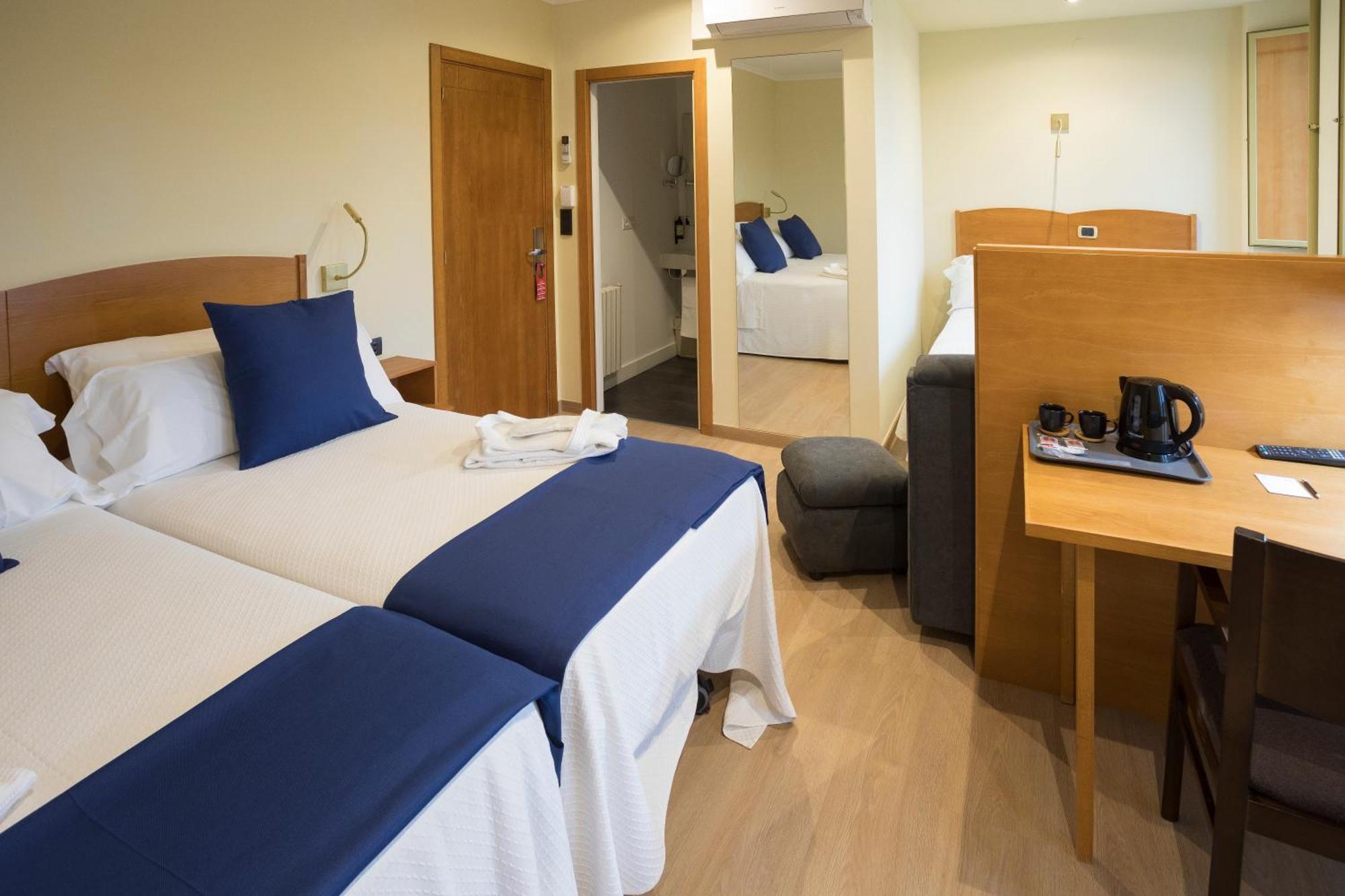 Hotel Roma Sarria Extérieur photo